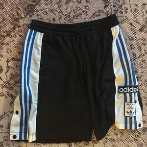 Womens mesh adidas original shorts medium excellent condition